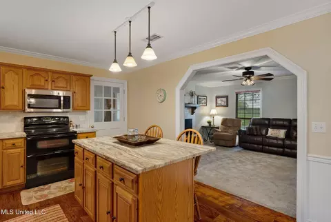 Kitchen - 1227 SE Lambert Ln, Brookhaven, MS 39601 photo 5 of 5