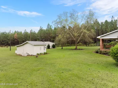 Exterior - 1227 SE Lambert Ln, Brookhaven, MS 39601 photo 9 of 11