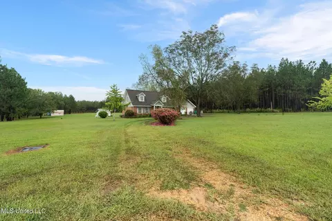 Exterior - 1227 SE Lambert Ln, Brookhaven, MS 39601 photo 3 of 11