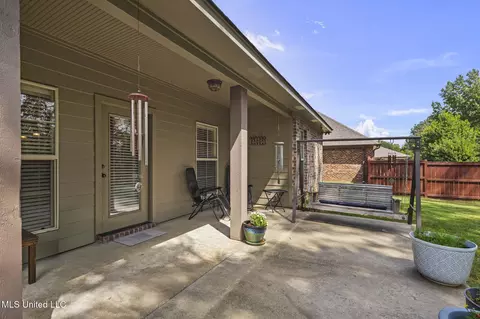 Exterior - 177 Fieldstone Ln, Madison, MS 39110 photo 2 of 11