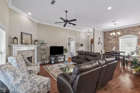 Living - 177 Fieldstone Ln, Madison, MS 39110 photo 2 of 3