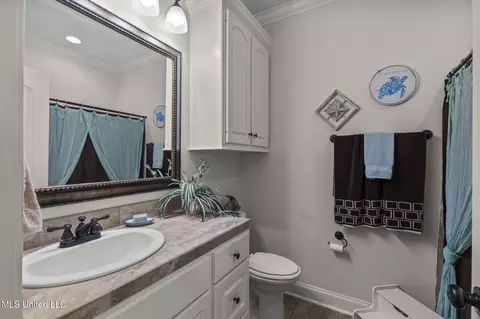 Bath - 177 Fieldstone Ln, Madison, MS 39110 photo 2 of 2