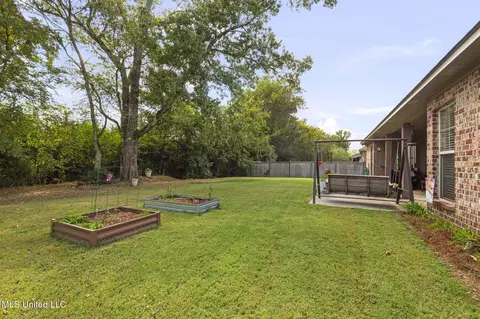 Exterior - 177 Fieldstone Ln, Madison, MS 39110 photo 9 of 11