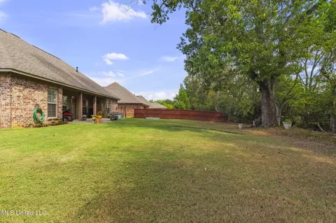 Exterior - 177 Fieldstone Ln, Madison, MS 39110 photo 6 of 11