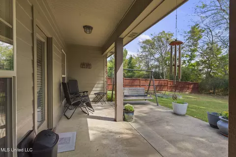 Exterior - 177 Fieldstone Ln, Madison, MS 39110 photo 3 of 11