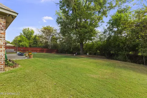 Exterior - 177 Fieldstone Ln, Madison, MS 39110 photo 7 of 11