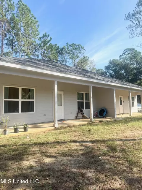 7087-7091 Hancock Dr, Bay Saint Louis, MS 39520