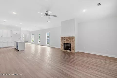Living - 406 Hyde Park Cv, Brandon, MS 39042 photo 3 of 4