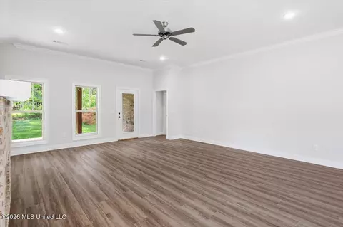 Living - 406 Hyde Park Cv, Brandon, MS 39042 photo 4 of 4
