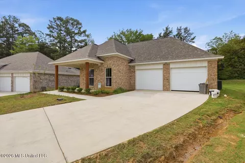 Exterior - 406 Hyde Park Cv, Brandon, MS 39042 photo 2 of 5