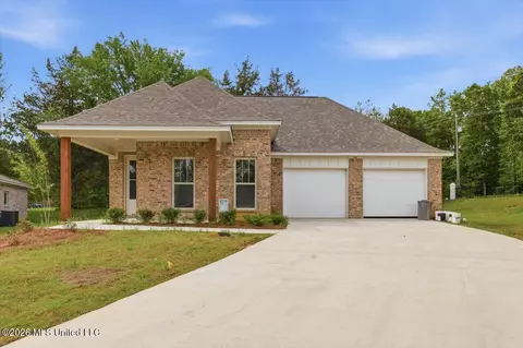 406 Hyde Park Cv, Brandon, MS 39042