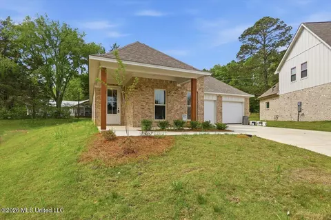 Exterior - 406 Hyde Park Cv, Brandon, MS 39042 photo 3 of 5