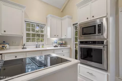 Kitchen - 279 Bayview Dr, Madison, MS 39110 photo 3 of 3