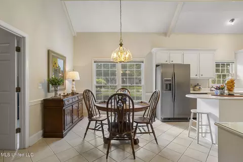 Dining - 279 Bayview Dr, Madison, MS 39110 photo 2 of 2