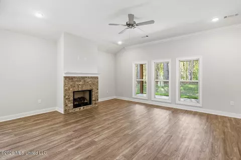 Living - 408 Hyde Park Cv, Brandon, MS 39042 photo 1 of 5
