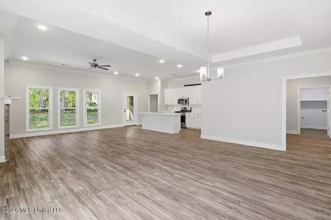 Living - 408 Hyde Park Cv, Brandon, MS 39042 photo 5 of 5