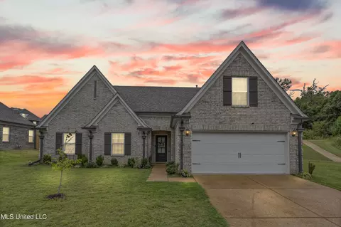 Exterior - 155 Magnolia Heights Dr, Hernando, MS 38632 photo 2 of 7