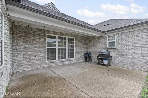 Exterior - 155 Magnolia Heights Dr, Hernando, MS 38632 photo 4 of 7
