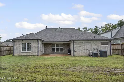 Exterior - 155 Magnolia Heights Dr, Hernando, MS 38632 photo 6 of 7