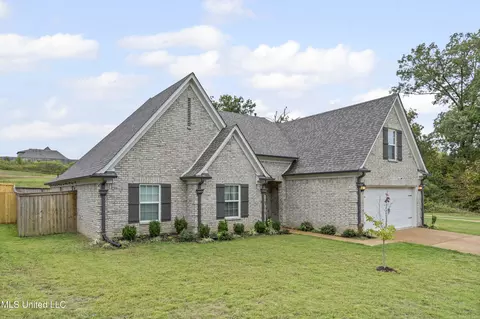Exterior - 155 Magnolia Heights Dr, Hernando, MS 38632 photo 3 of 7