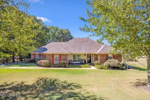 4925 Winesap Dr, Horn Lake, MS 38637