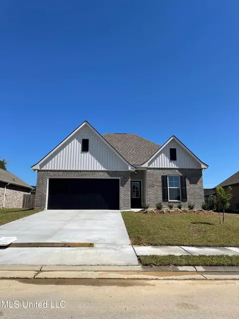 11426 Oak Aly, Gulfport, MS 39503