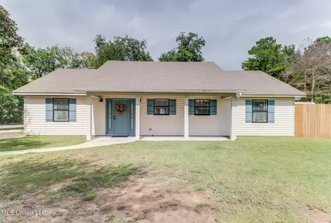 3328 Mangrove St, Gautier, MS 39553