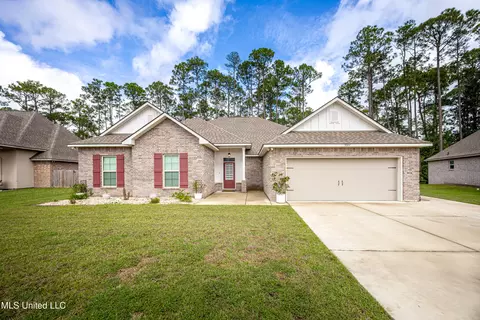 9387 Taylor Pl, Ocean Springs, MS 39564