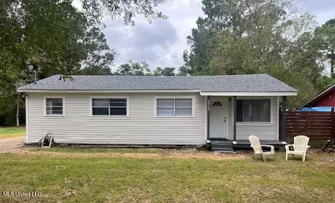 3712 Dale Ln, Moss Point, MS 39563