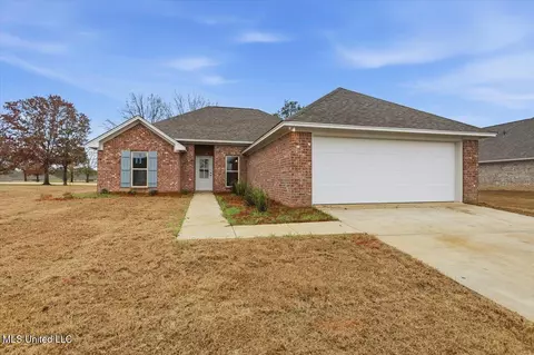 565 Patrick Farms Dr, Pearl, MS 39208