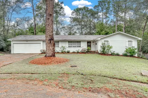 1528 Kimwood Cir, Jackson, MS 39211