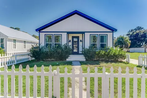 156 Markham Dr, Gulfport, MS 39507