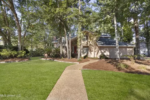 6 Pine Haven St, Gulfport, MS 39503