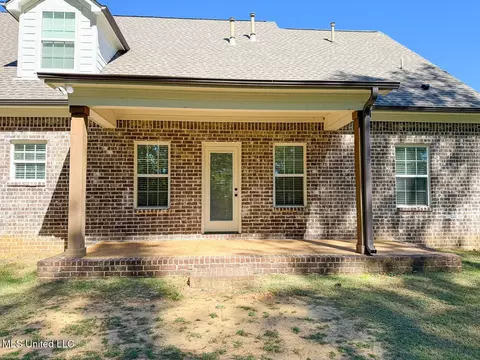 Exterior - 2333 Jaxon Dr, Hernando, MS 38632 photo 3 of 4