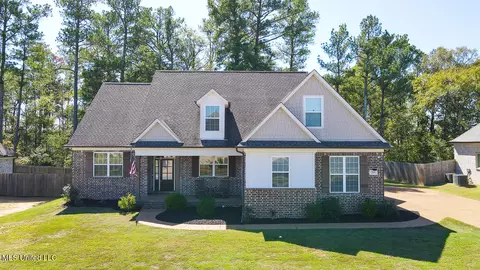 2333 Jaxon Dr, Hernando, MS 38632