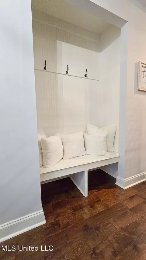 Entry Way - 2333 Jaxon Dr, Hernando, MS 38632 photo 1 of 1