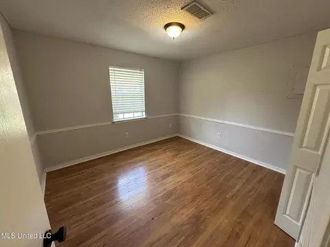 Bedroom - 70 Crossgates Dr, Brandon, MS 39042 photo 2 of 3