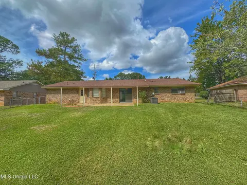 Exterior - 70 Crossgates Dr, Brandon, MS 39042 photo 2 of 2