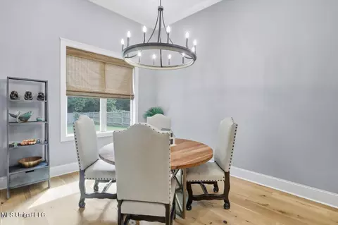 Dining - 707 S Chickasaw Dr, Flowood, MS 39232 photo 1 of 2