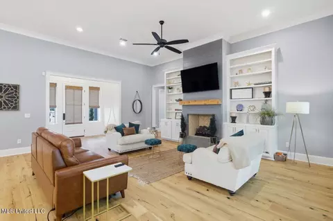 Living - 707 S Chickasaw Dr, Flowood, MS 39232 photo 1 of 1