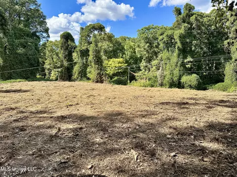 11050 Elm Dr, Hernando, MS 38632