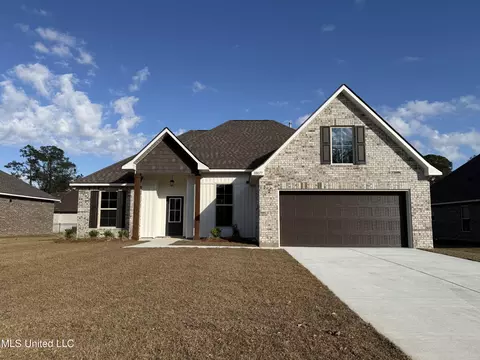 10077 Patrick Dr, Gulfport, MS 39503