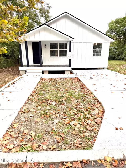 330 Croesus St, Biloxi, MS 39530