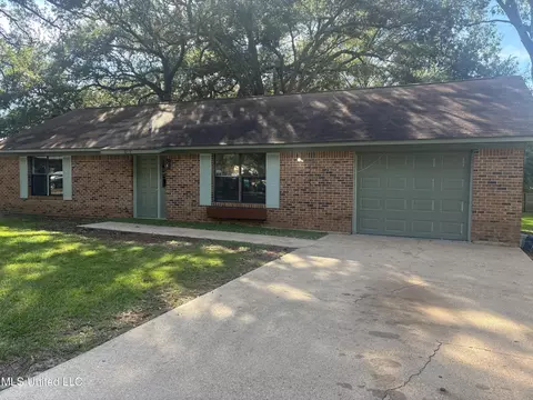 3217 Milstead Rd, Gautier, MS 39553
