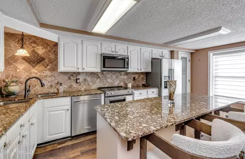 Kitchen - 41 Breakers Ln, Ridgeland, MS 39157 photo 3 of 7