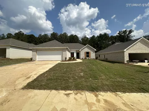 951 Riverside Ln, Pearl, MS 39208