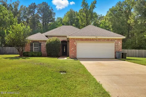135 Copper Ln, Richland, MS 39218