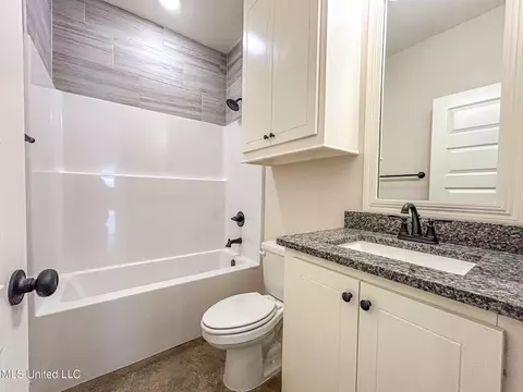 Bath - 949 Riverside Ln, Pearl, MS 39208 photo 3 of 3
