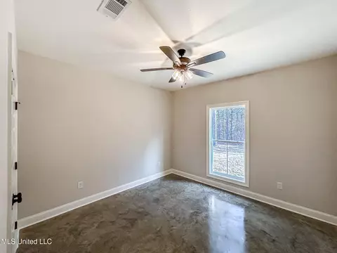 Bedroom - 949 Riverside Ln, Pearl, MS 39208 photo 5 of 6