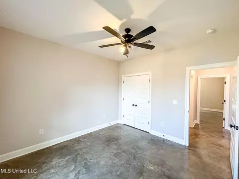 Bedroom - 949 Riverside Ln, Pearl, MS 39208 photo 4 of 6